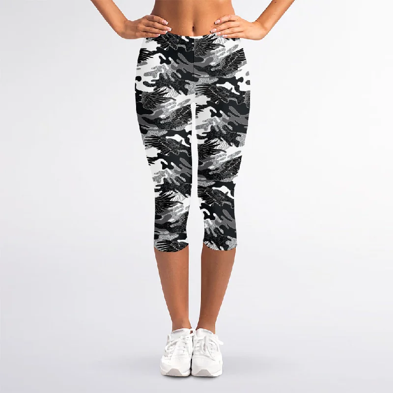Camouflage Dazzle Wings Pattern Print Women's Capri Leggings Elegant Shiny Black Leggings