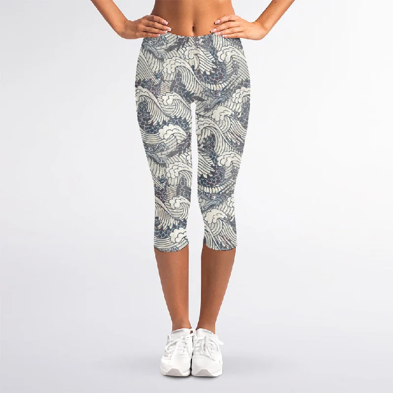 Chinese Sea Dragon Pattern Print Women's Capri Leggings Comfortable Slip-On Leggings