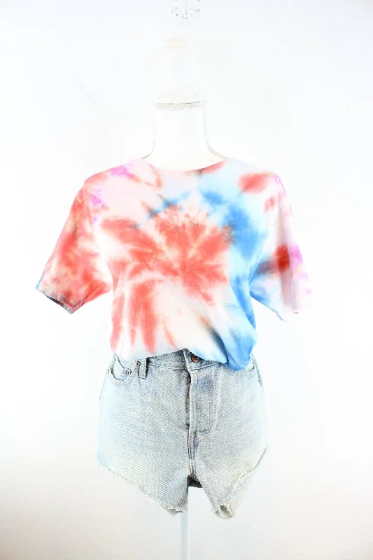 Vintage Red Batik T-Shirt (S) Front Pockets Side Pockets Patch Pockets