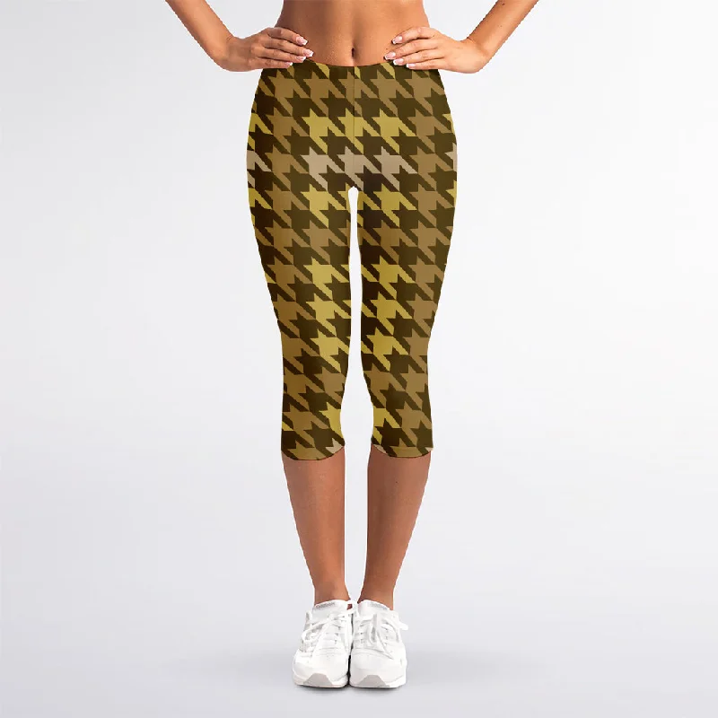 Brown And Tan Houndstooth Pattern Print Women's Capri Leggings Cozy Cotton Leggings