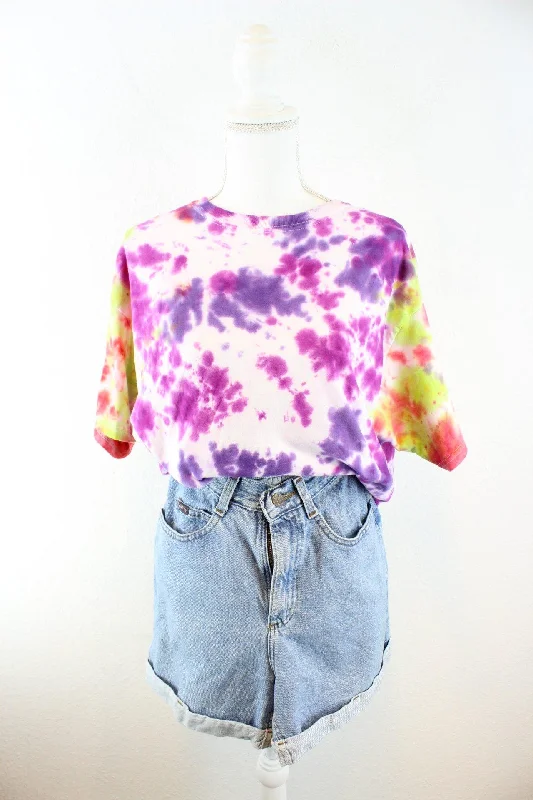 Vintage Hanes Pink Batik T-Shirt (M) Notch Collar Peter Pan Collar Cowl Neck