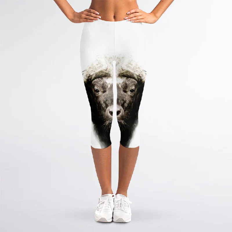 Bull Portrait Print Women's Capri Leggings Comfortable Leggings with Pockets