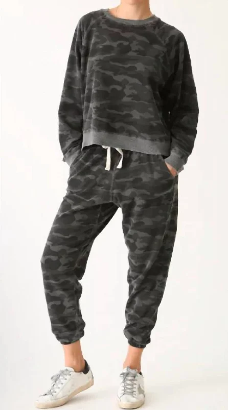 Classic Sweatshirt In Camo Shadow Hoodie with Hem Ribbing Snug Secure