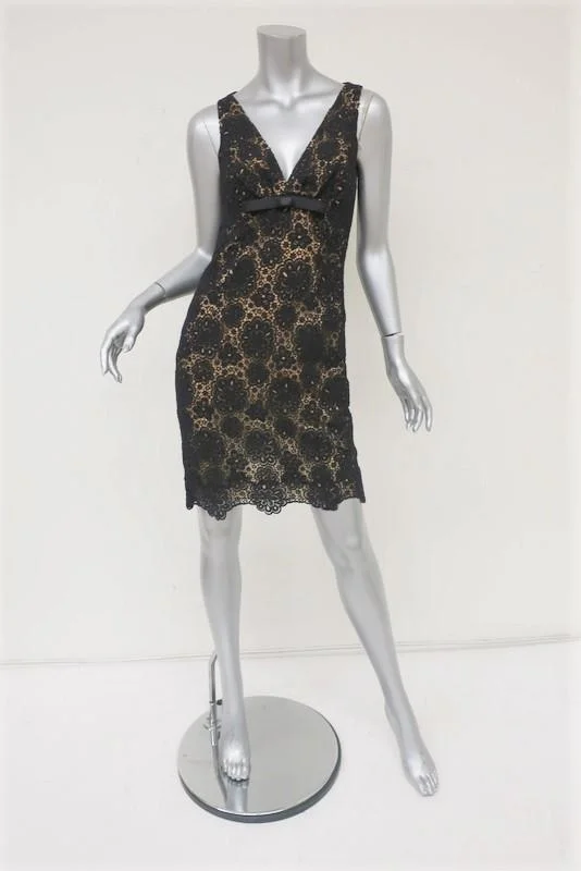 Michael Kors Collection Dress Black Crochet Lace Size 4 Sleeveless V-Neck Mini