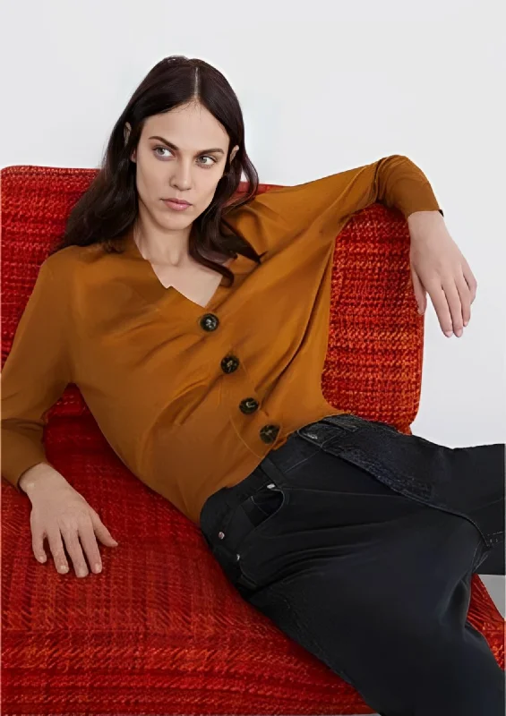 ORANGE KNITTED SWEATER Handmade Hand-knitted Hand-woven