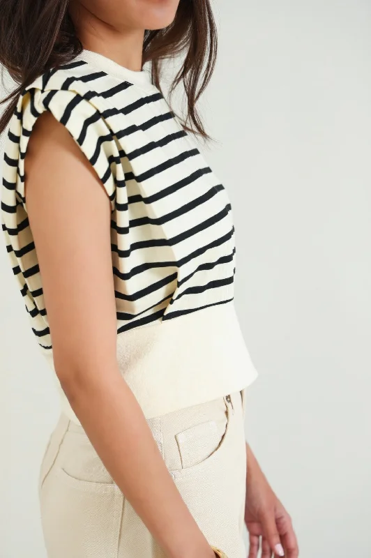 CROPPED SHOULDER TEE