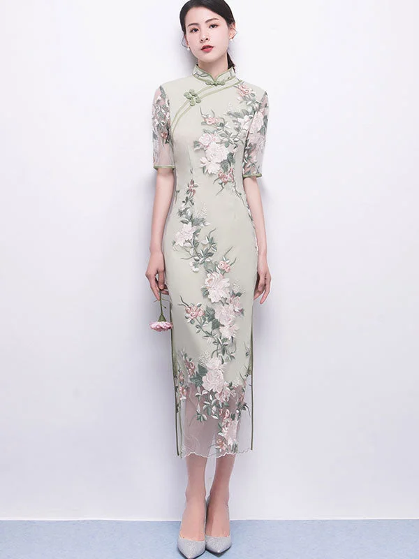 Green Embroidered Long Qipao / Cheongsam Party Dress Halter Neckline Beach